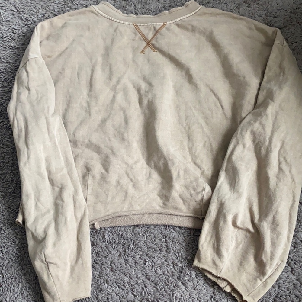 lightweight crewneck sweatshirt